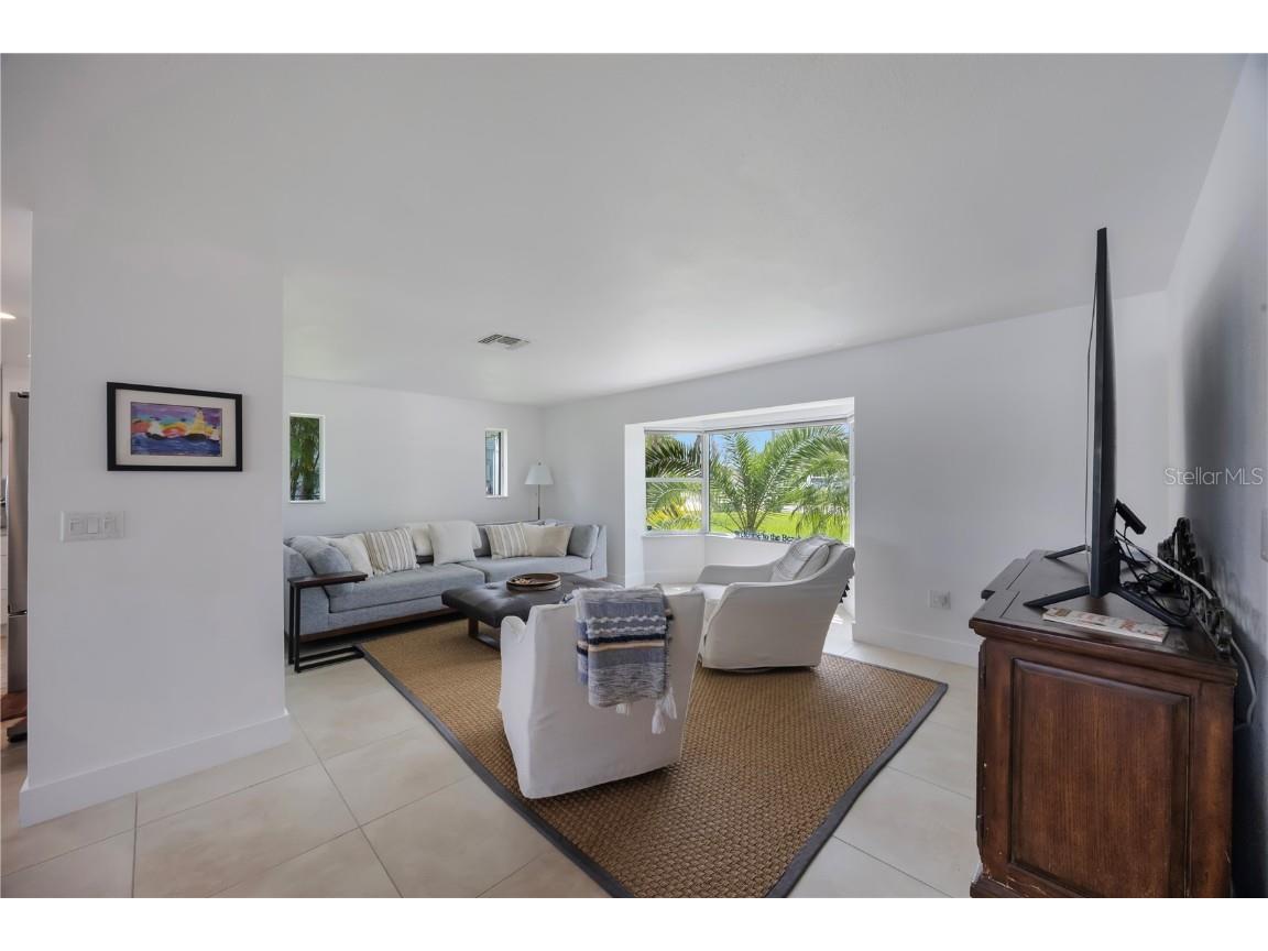 162 174th Terrace Drive E Redington Shores FL 33708 TB8430900 image2