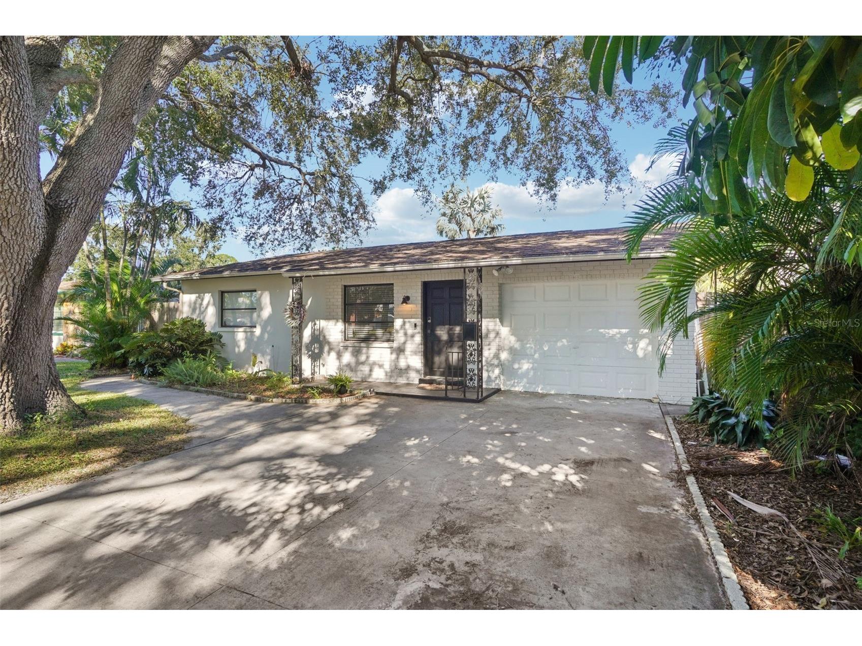 162 SE Lincoln Circle N Saint Petersburg FL 33703 TB8499667 image2