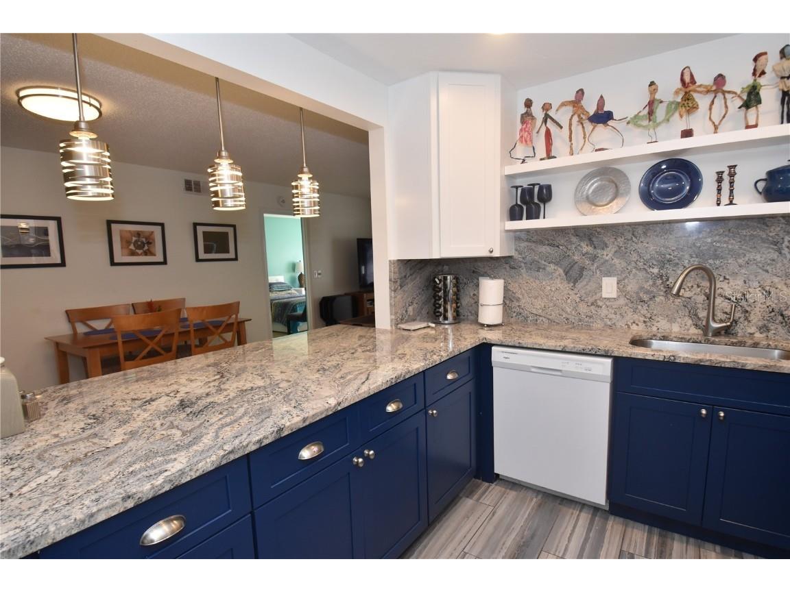 1620 Boathouse Circle #GR104 Sarasota FL 34231 A4566424 image5