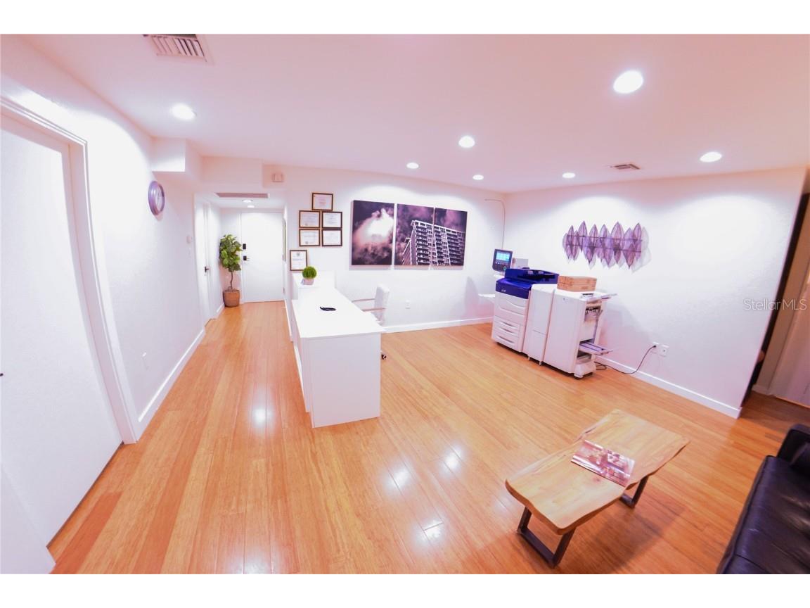 1620 Main Street #9 A Sarasota FL 34236 A4675230 image4