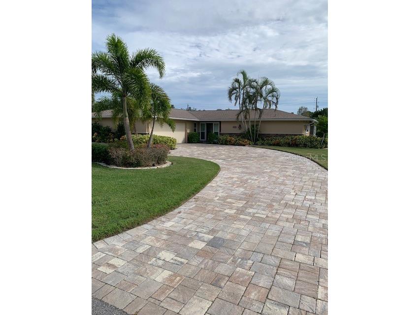 1620 Shelburne Lane Sarasota FL 34231 A4585502 image1