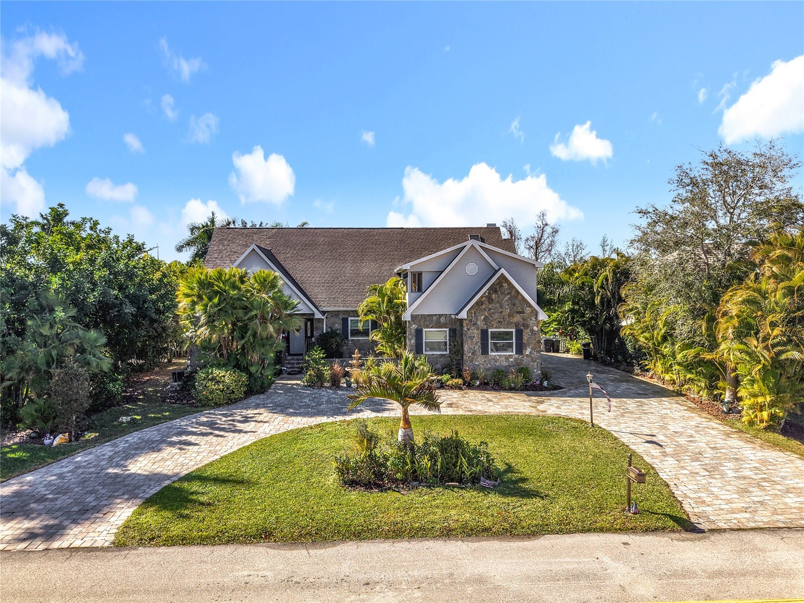 16200 Forest Oaks Drive Fort Myers FL 33908 TB8476185 image1