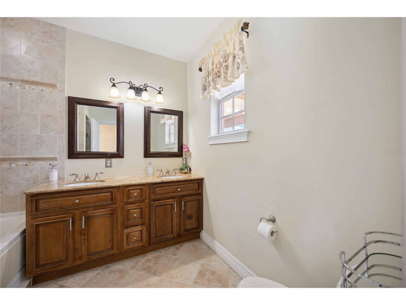 1621 Dr Martin Luther King Way Sarasota FL 34234 O6395721 image28