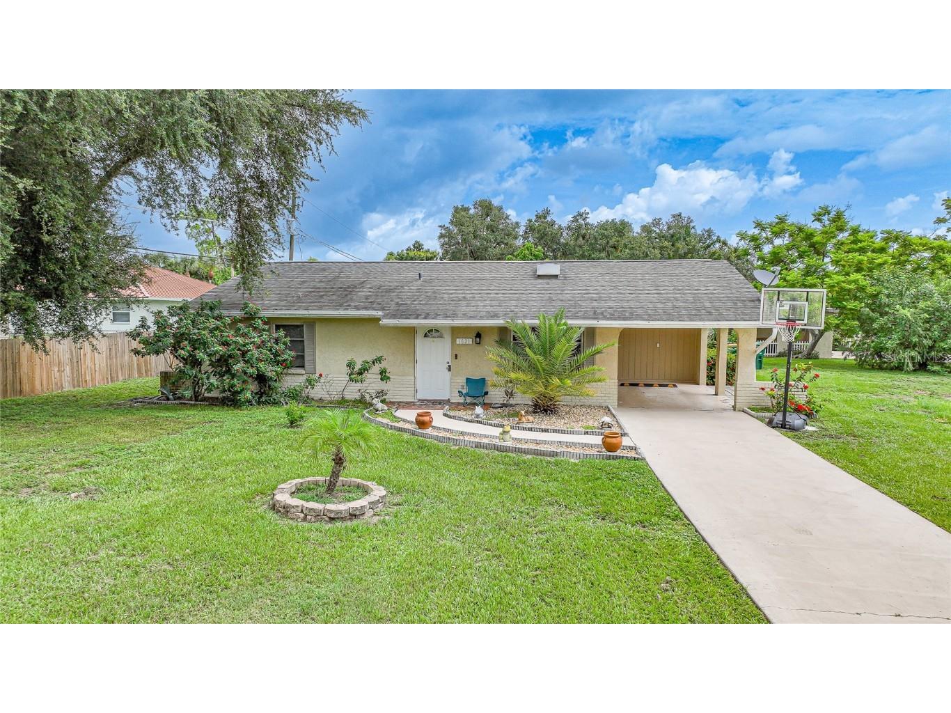 1621 Hinton Street Port Charlotte FL 33952 D6137342 image1