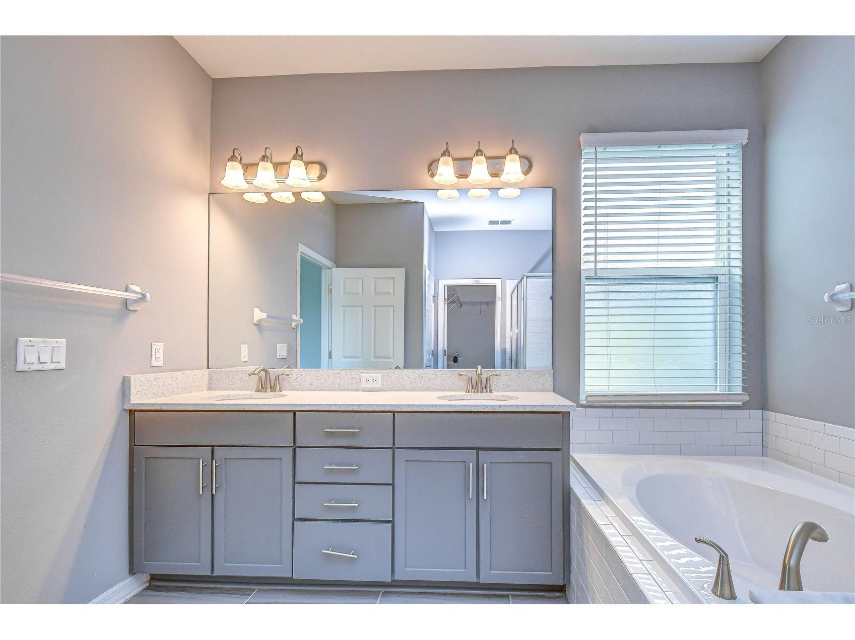 1621 Leaf Flower Lane Lutz FL 33558 TB8530238 image44