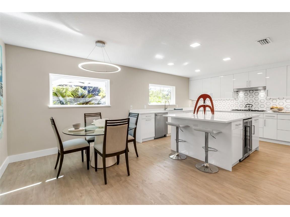 1621 Pine Bay Drive Sarasota FL 34231 A4663412 image12