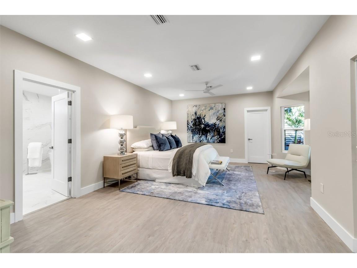 1621 Pine Bay Drive Sarasota FL 34231 A4663412 image28