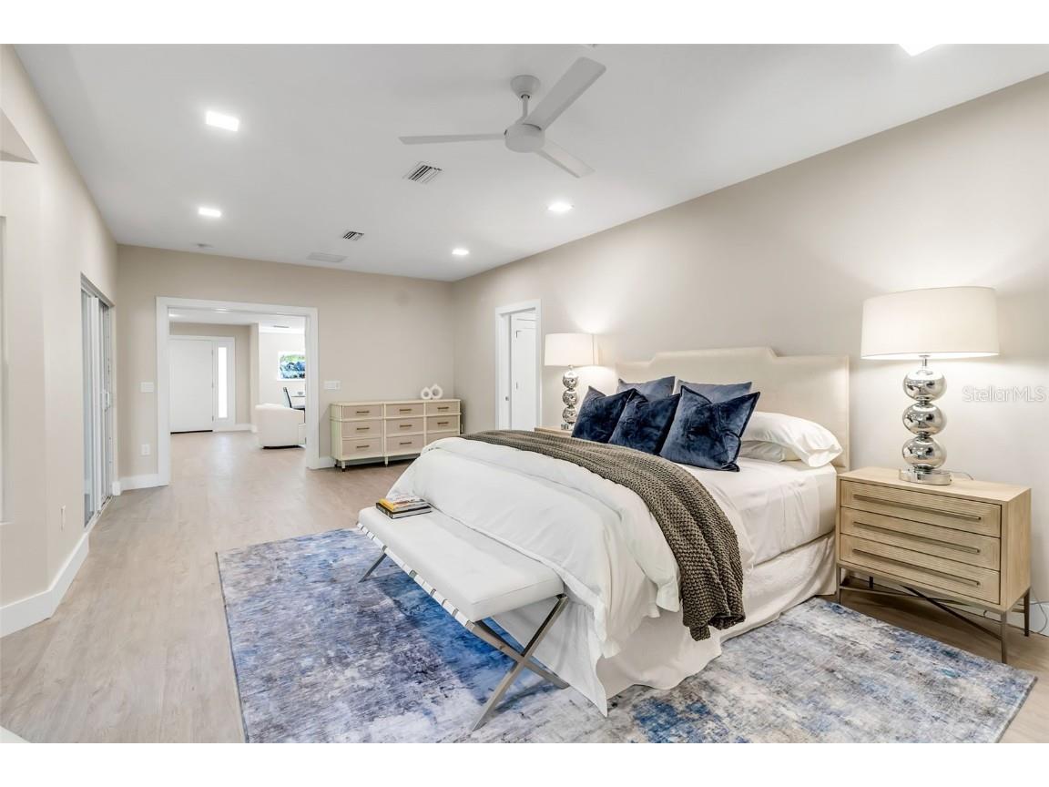 1621 Pine Bay Drive Sarasota FL 34231 A4663412 image30