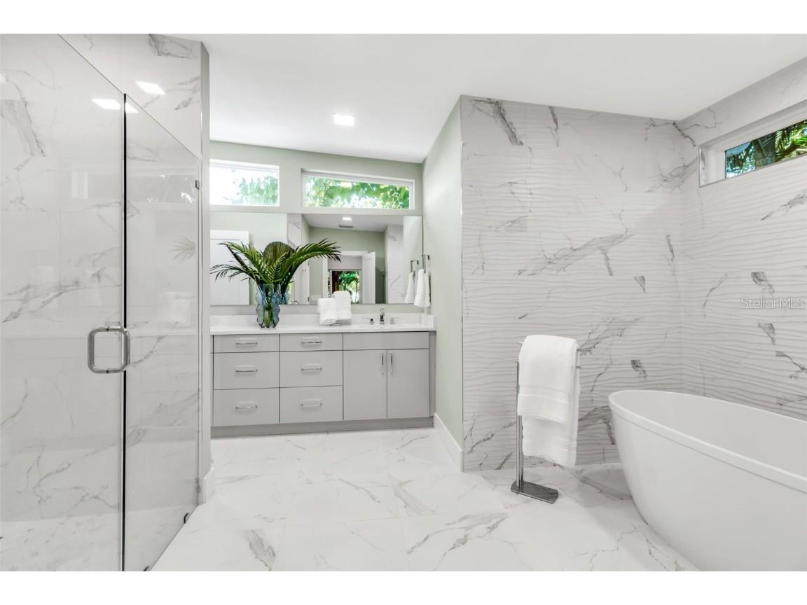 1621 Pine Bay Drive Sarasota FL 34231 A4663412 image32