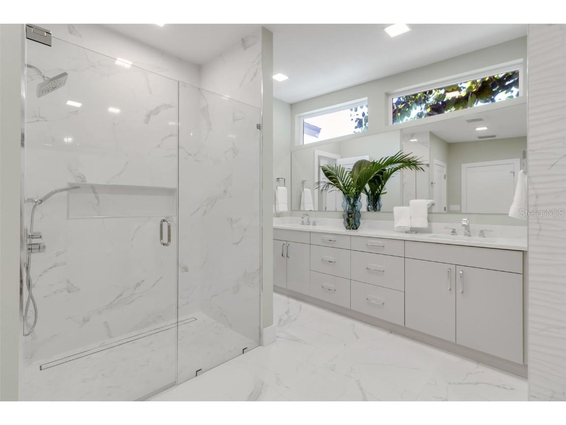 1621 Pine Bay Drive Sarasota FL 34231 A4663412 image33