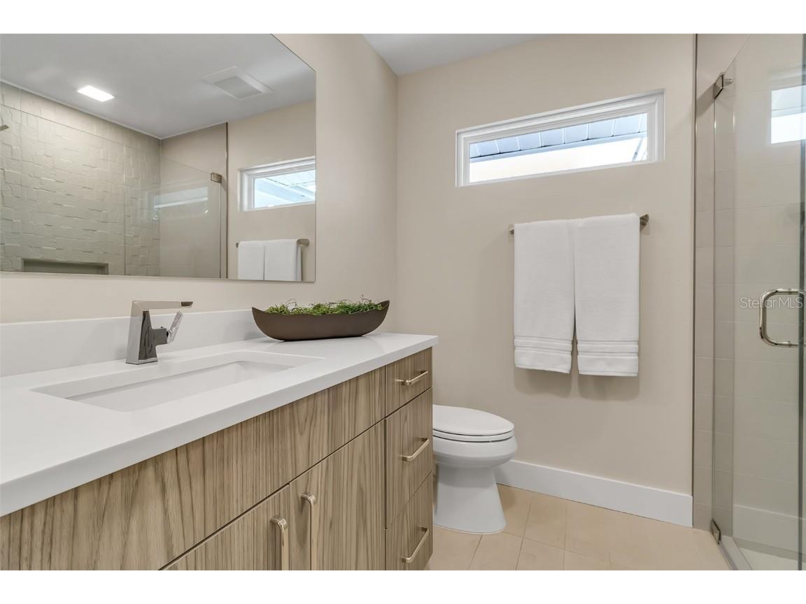 1621 Pine Bay Drive Sarasota FL 34231 A4663412 image37