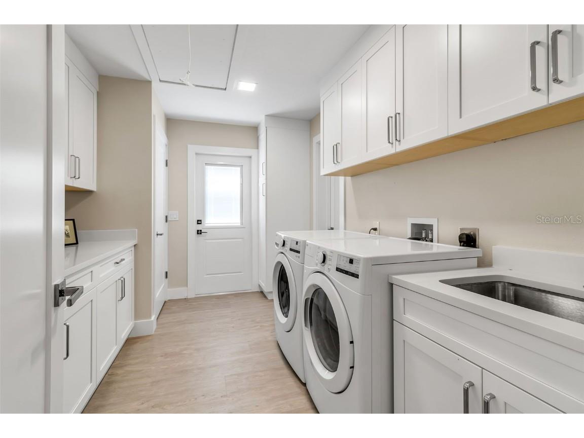 1621 Pine Bay Drive Sarasota FL 34231 A4663412 image42