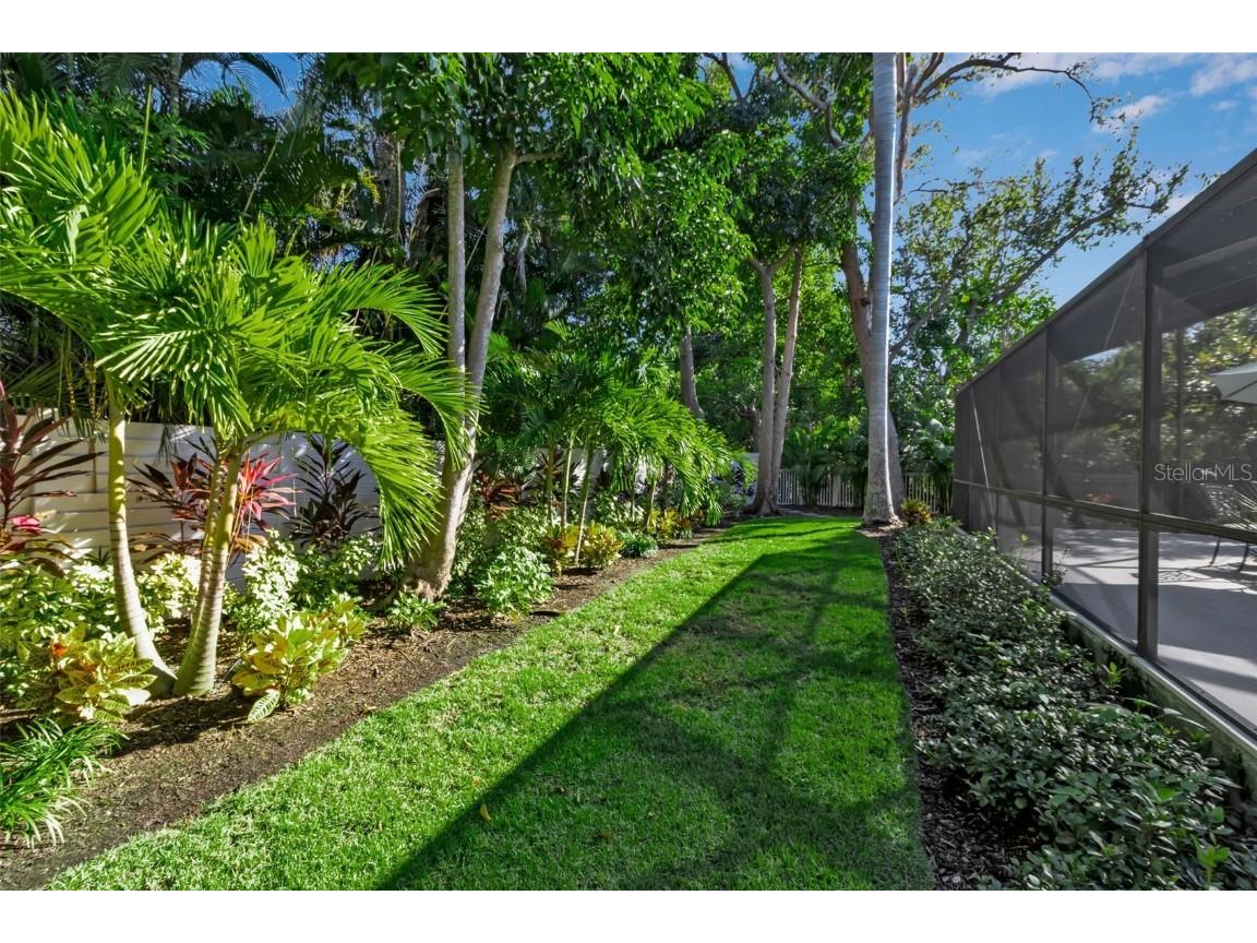 1621 Pine Bay Drive Sarasota FL 34231 A4663412 image55