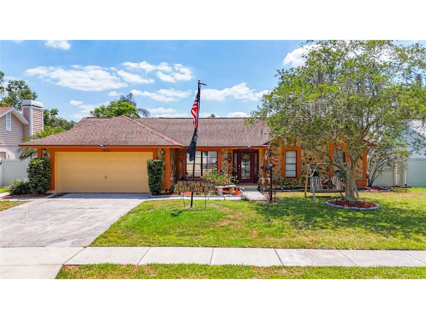 1621 Shady Leaf Drive Valrico FL 33596 T3520469 image1