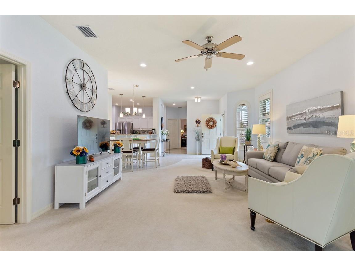 1621 Vienna Square Drive, Winter Haven, FL, 33884 MLS P4929277