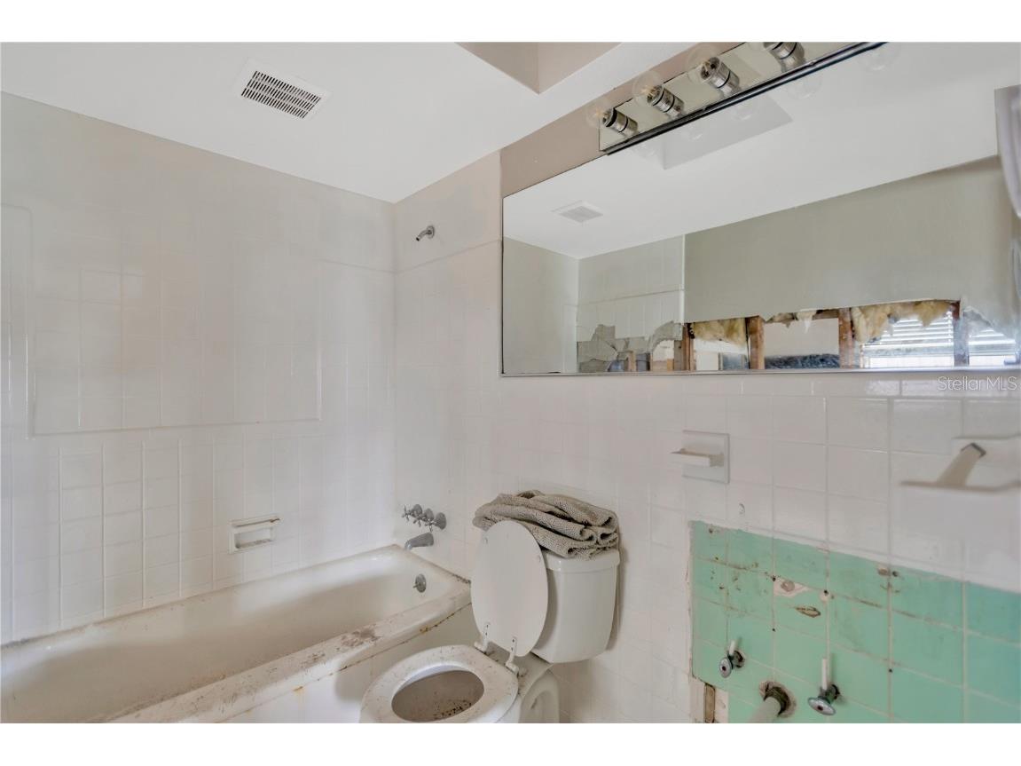 16214 3rd Street E Redington Beach FL 33708 TB8431773 image9