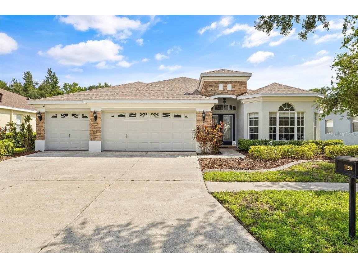 16219 Bridgepark Drive Lithia FL 33547 T3547177 image1