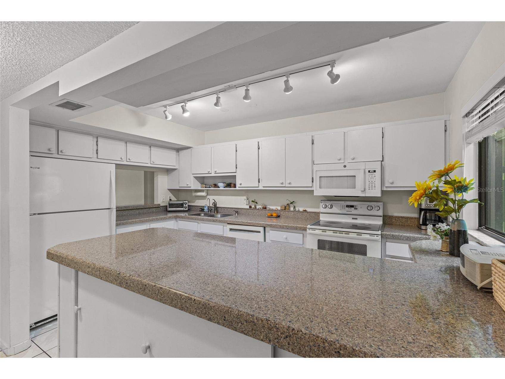 1623 Pelican Cove Road #122 Sarasota FL 34231 - SARASOTA BAY A4692564 image4