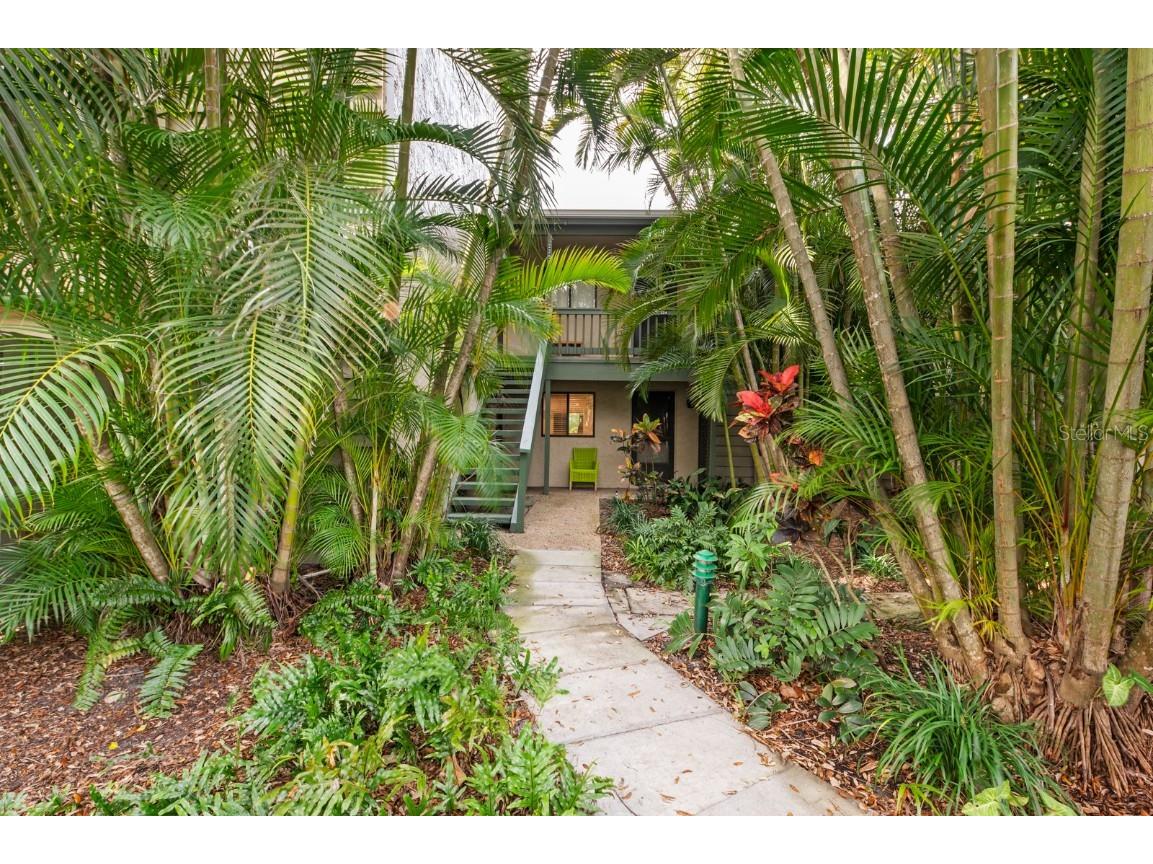 1623 Pelican Cove Road #124 Sarasota FL 34231 - SARASOTA BAY A4594120 image1