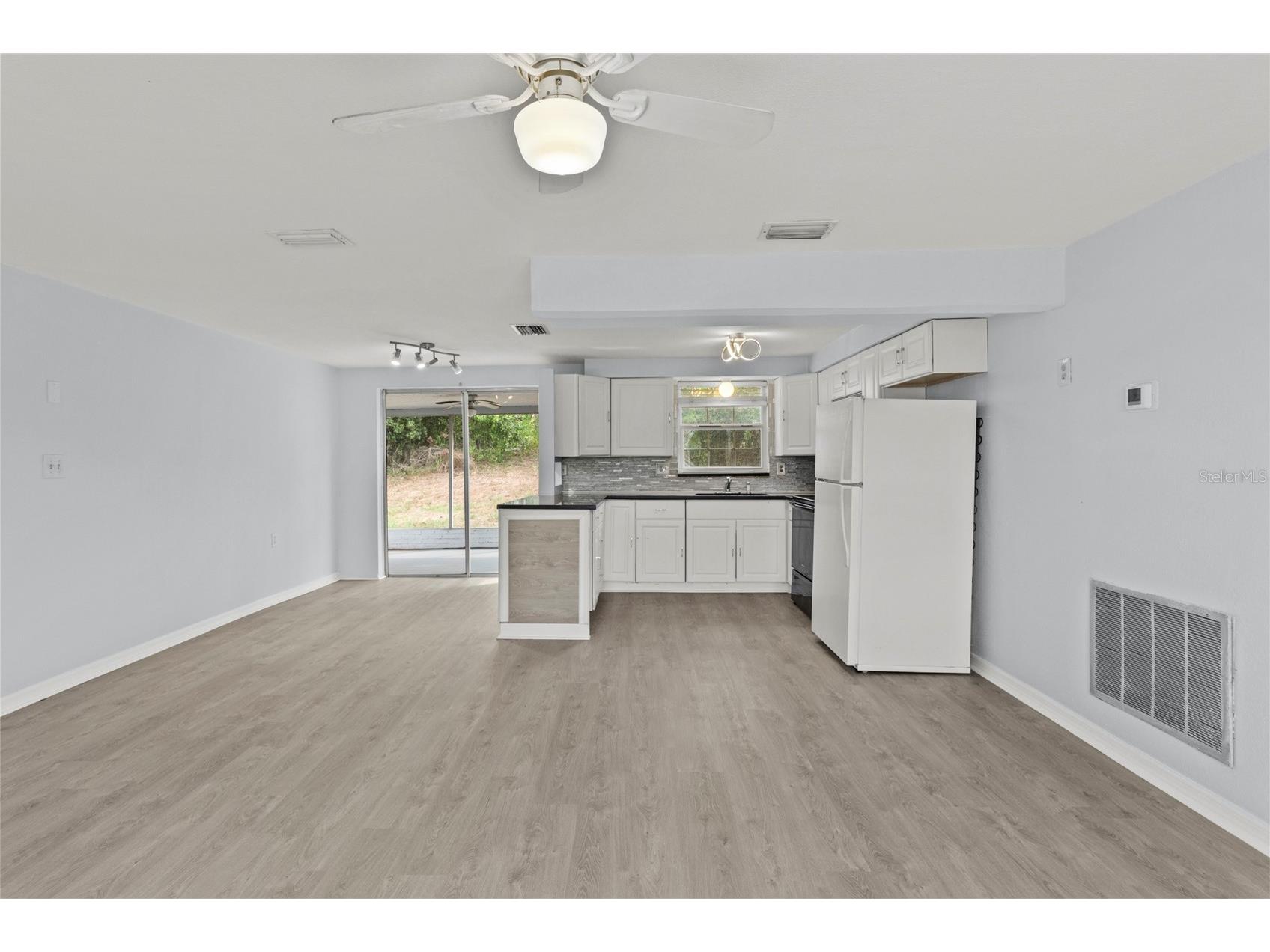 1623 Plum Tree Road Holiday FL 34690 TB8507340 image3