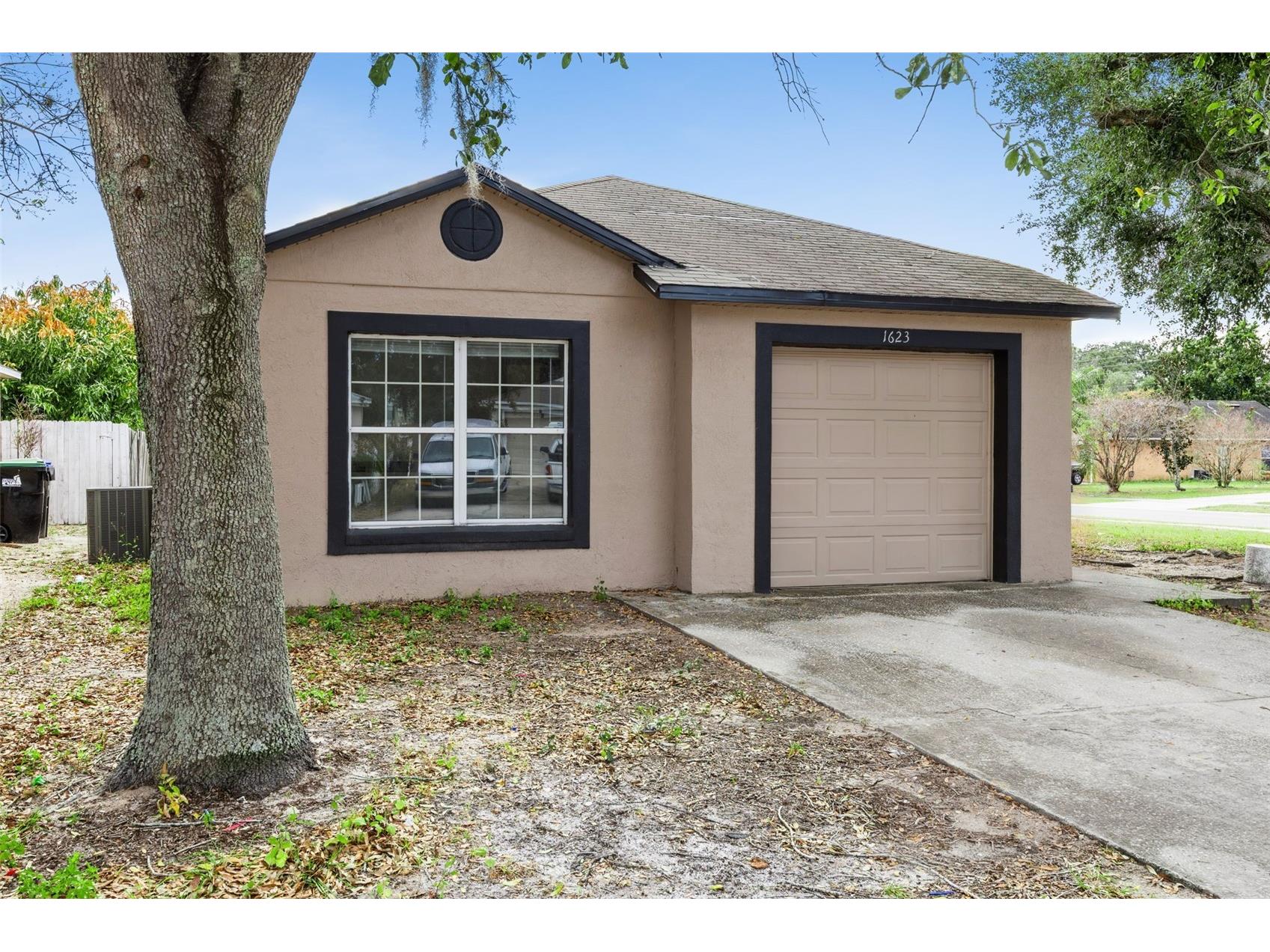 1623 Ridge Pointe Drive Orlando FL 32808 O6375993 image1