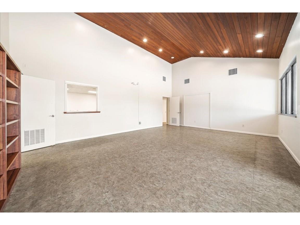 1623 SW 1st Avenue Ocala FL 34471 OM701667 image4