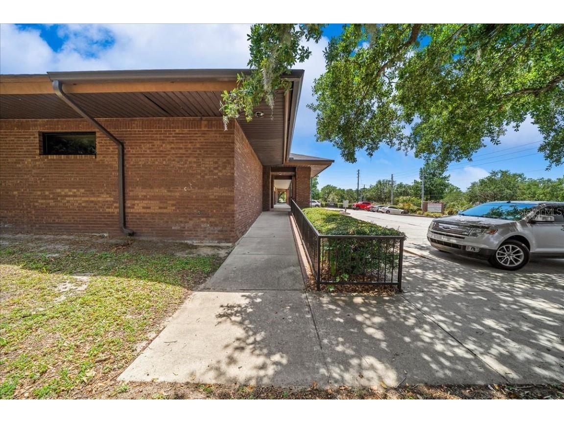 1623 SW 1st Avenue Ocala FL 34471 OM701667 image40