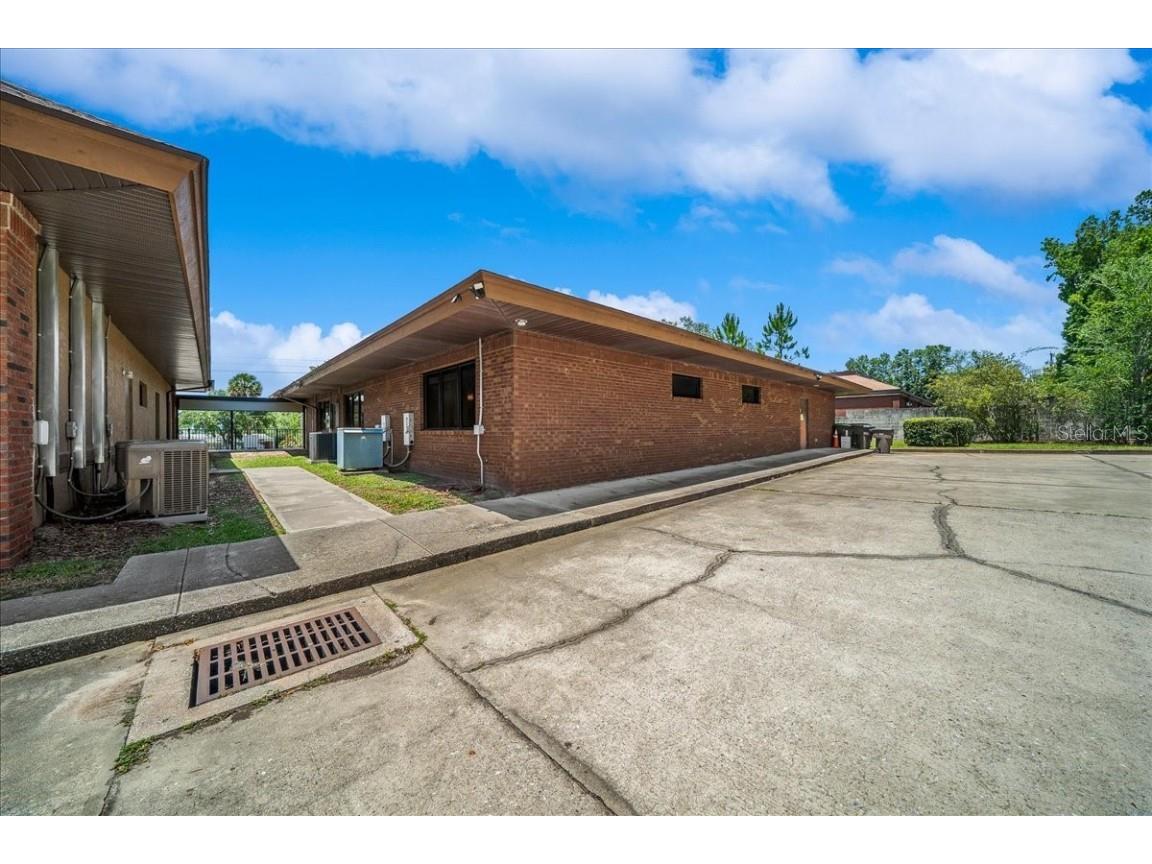 1623 SW 1st Avenue Ocala FL 34471 OM701667 image54