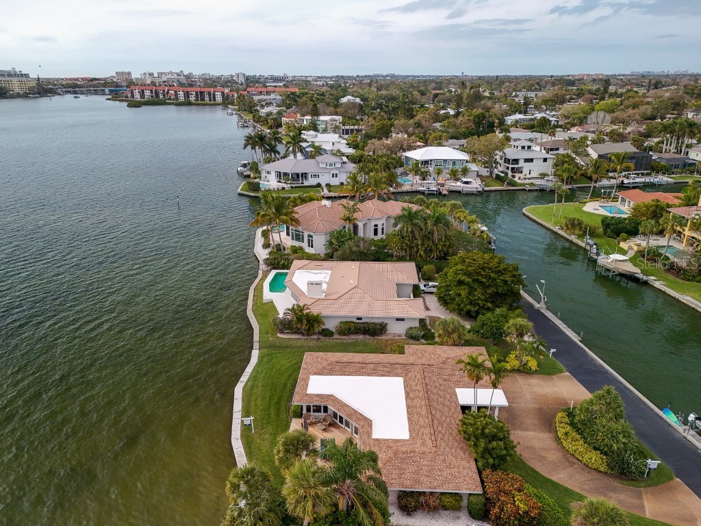 1624 Baywood Way Sarasota FL 34231 - SARASOTA BAY A4596569 image1