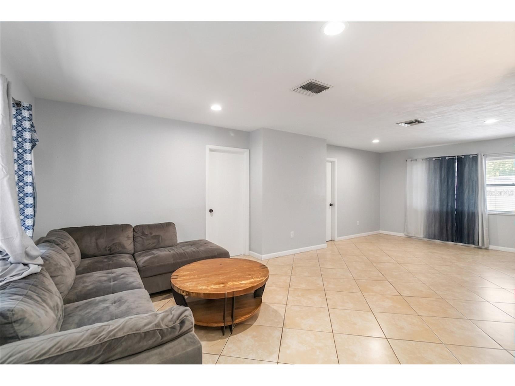 1624 Bloomfield Avenue Deltona FL 32725 O6417838 image2