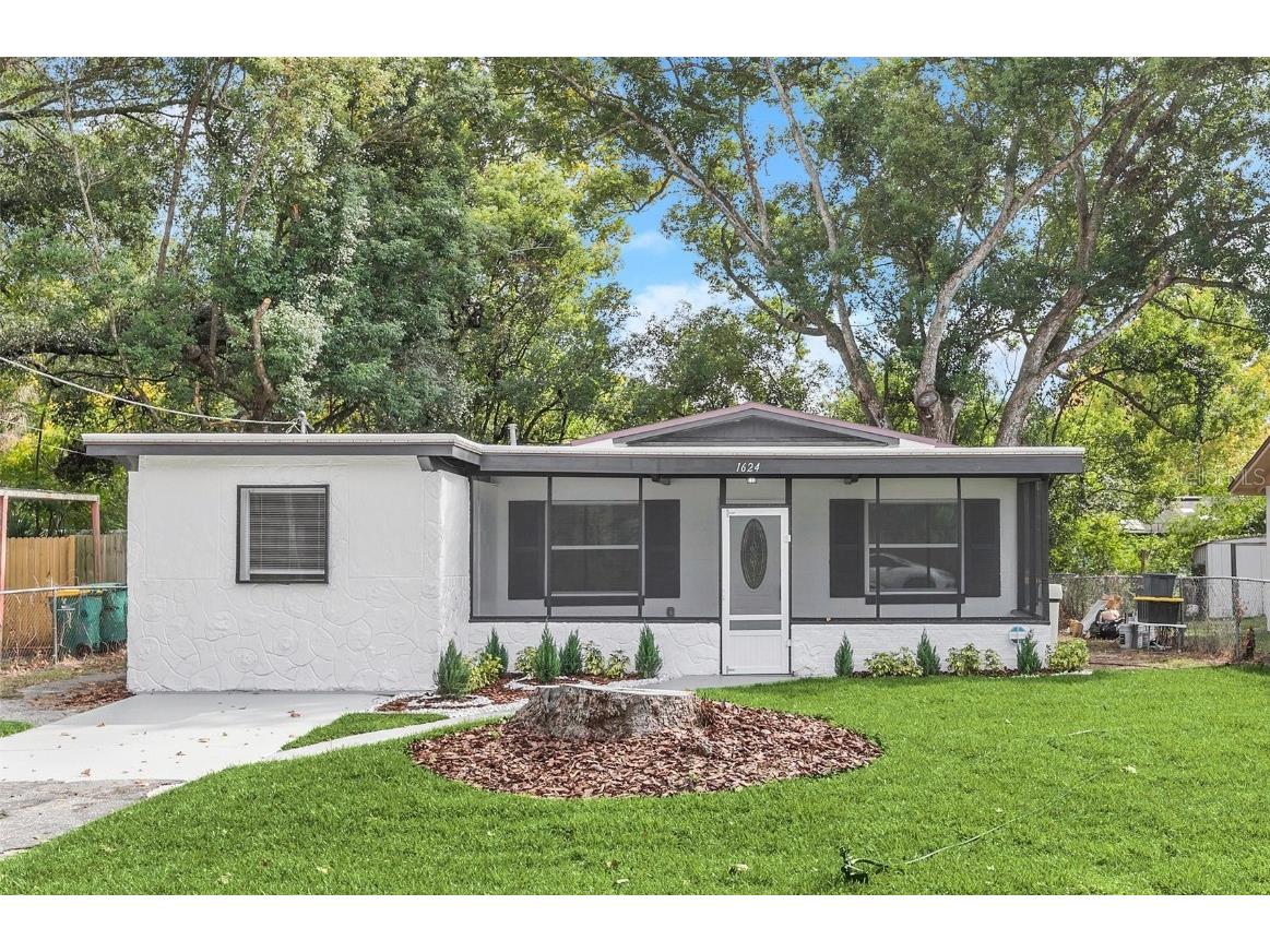 1624 E Pine Ave Mount Dora FL 32757 O6149391 image1