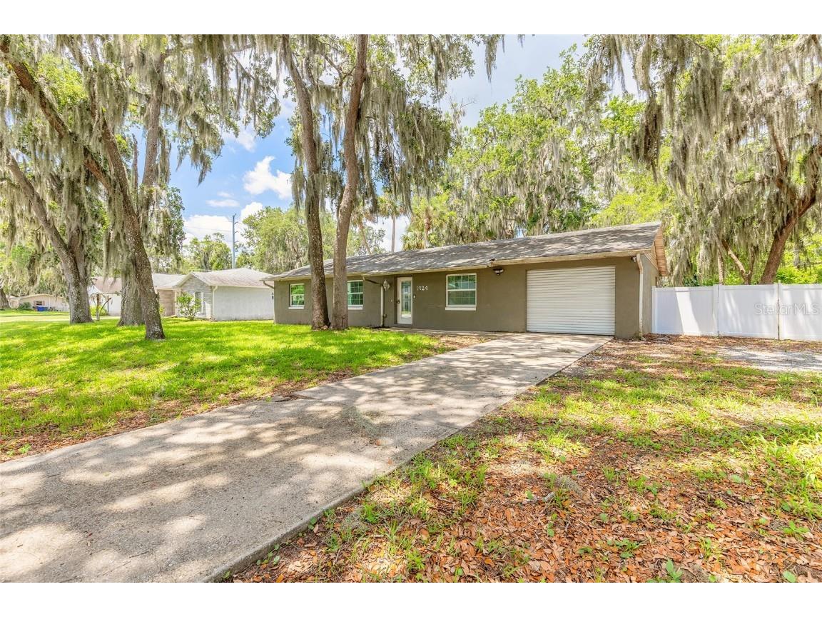 1624 Queen Palm Drive Edgewater FL 32132 V4943550 image1