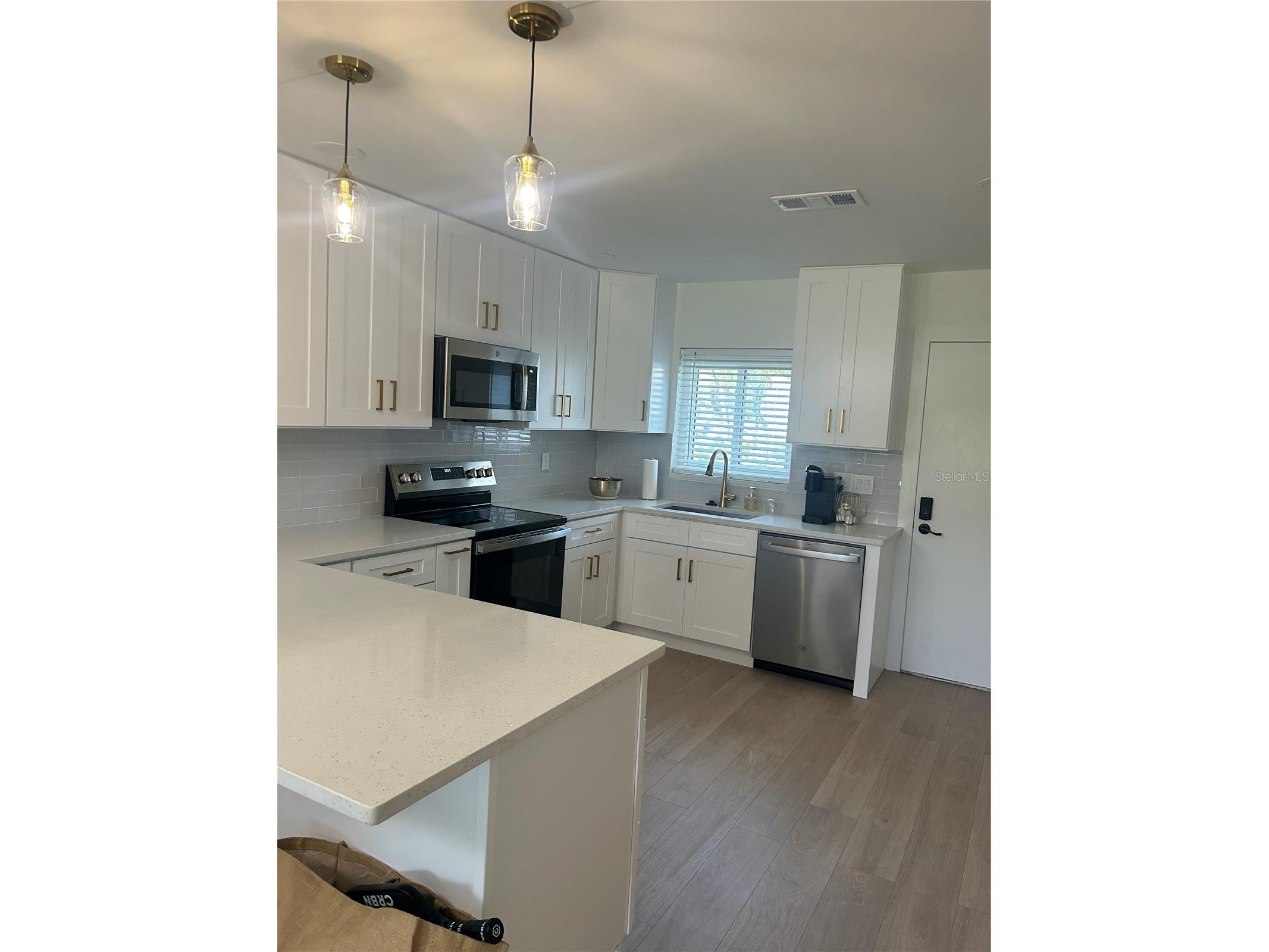 1624 Stickney Point Road #101 Sarasota FL 34231 TB8511188 image2
