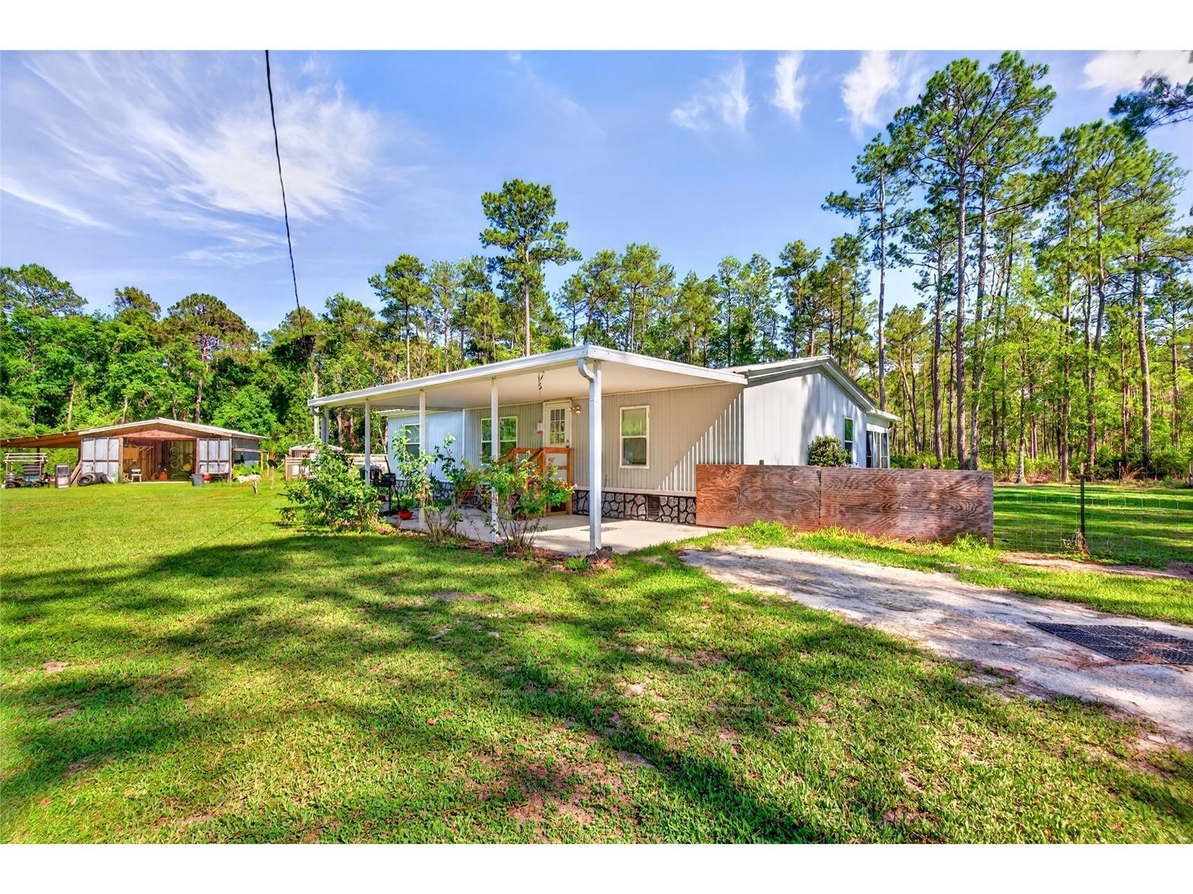16240 NE 141st Terrace Fort Mc Coy FL 32134 OM726195 image1