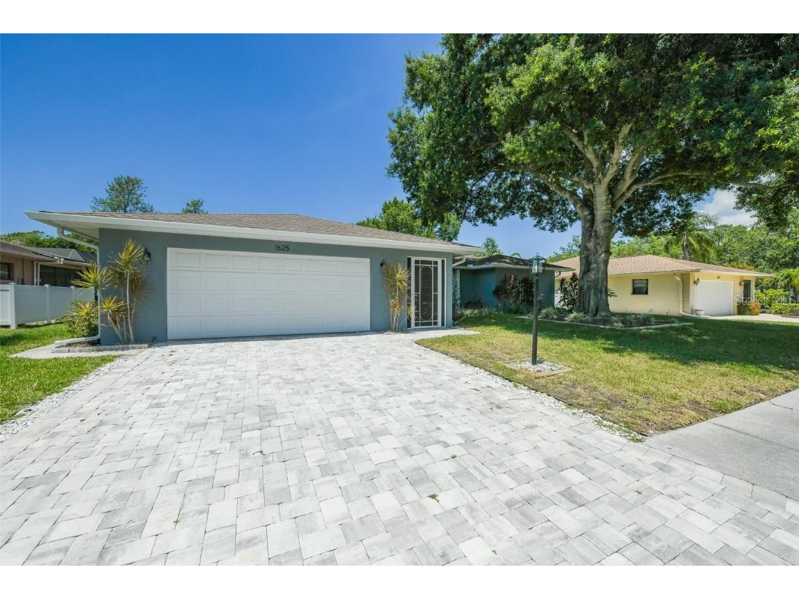 1625 Bay Hill Circle Sarasota FL 34232 A4611484 image1