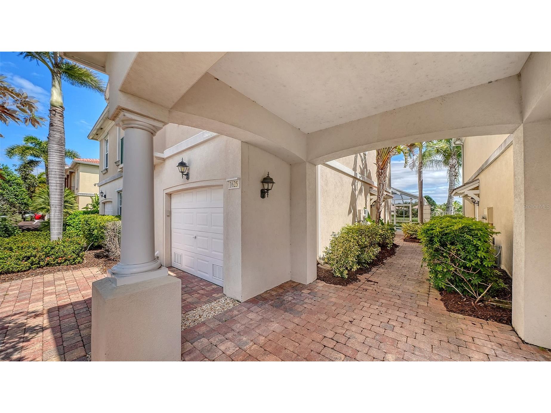 1625 Burgos Drive #1625 Sarasota FL 34238 A4686976 image2