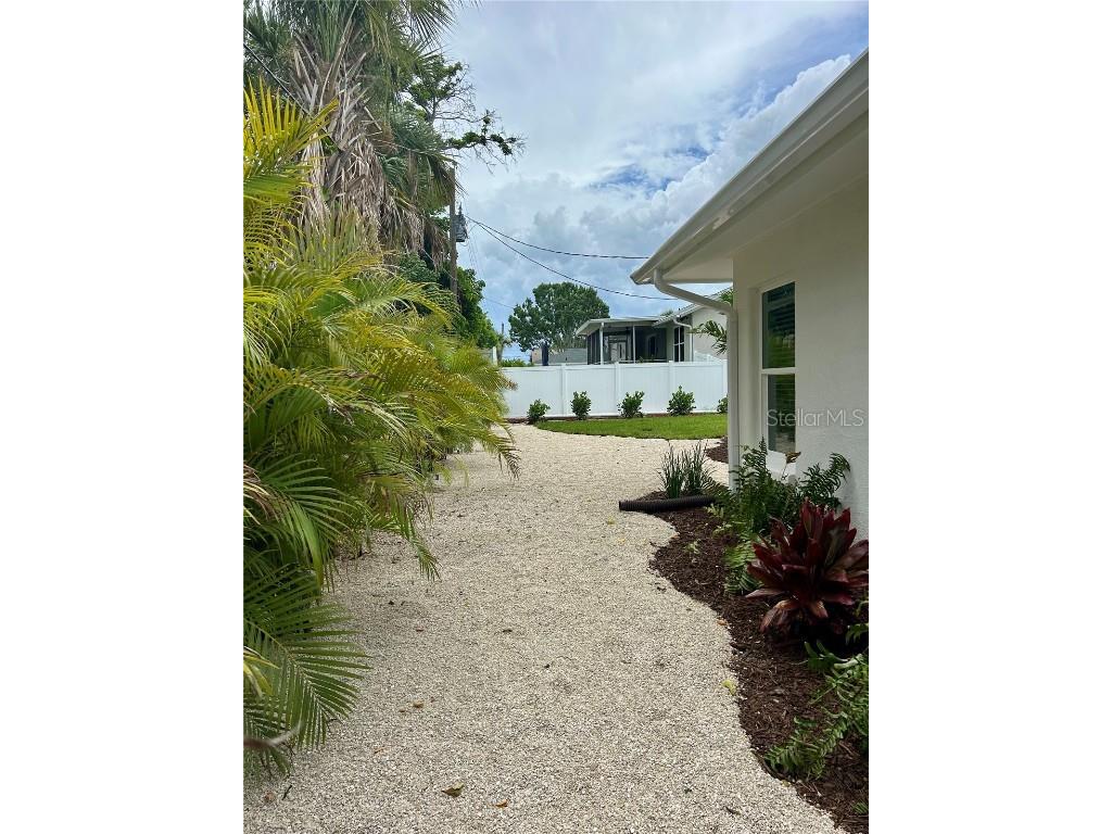 1625 Idle Lane Sarasota FL 34231 A4668964 image27