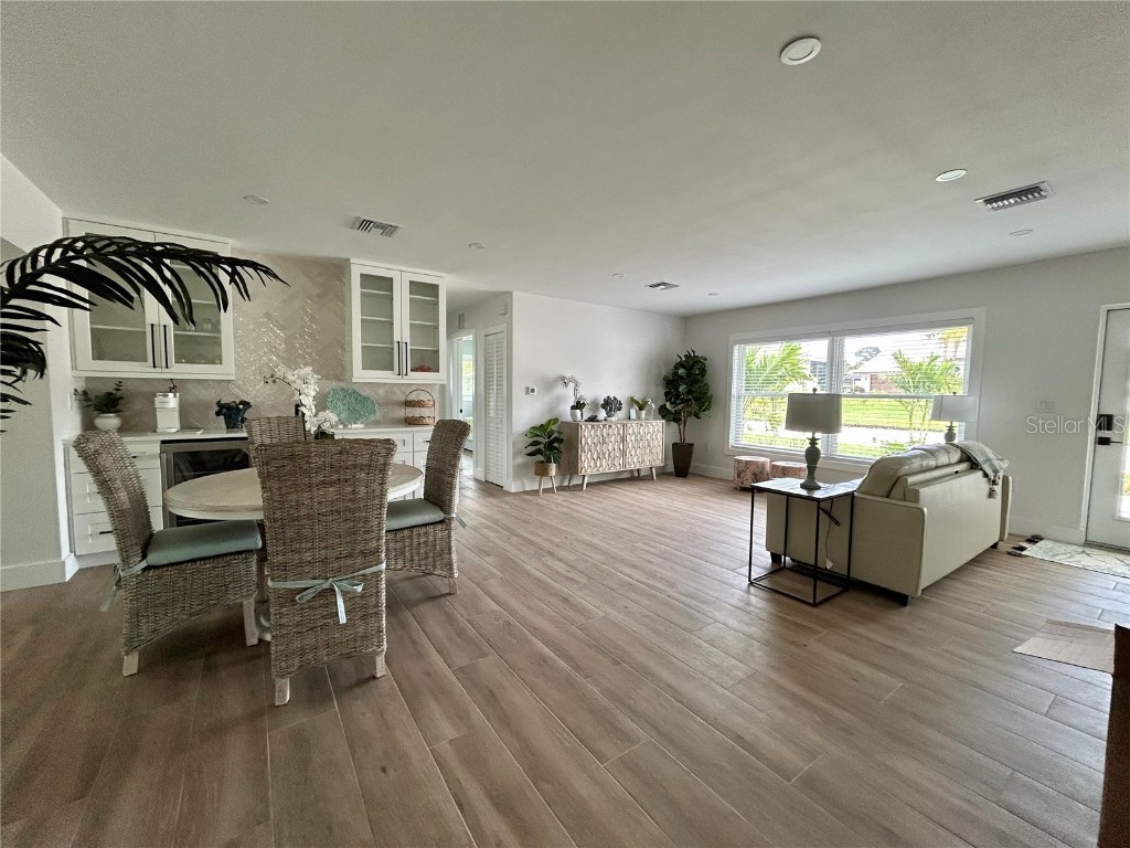 1625 Idle Lane Sarasota FL 34231 A4668964 image3