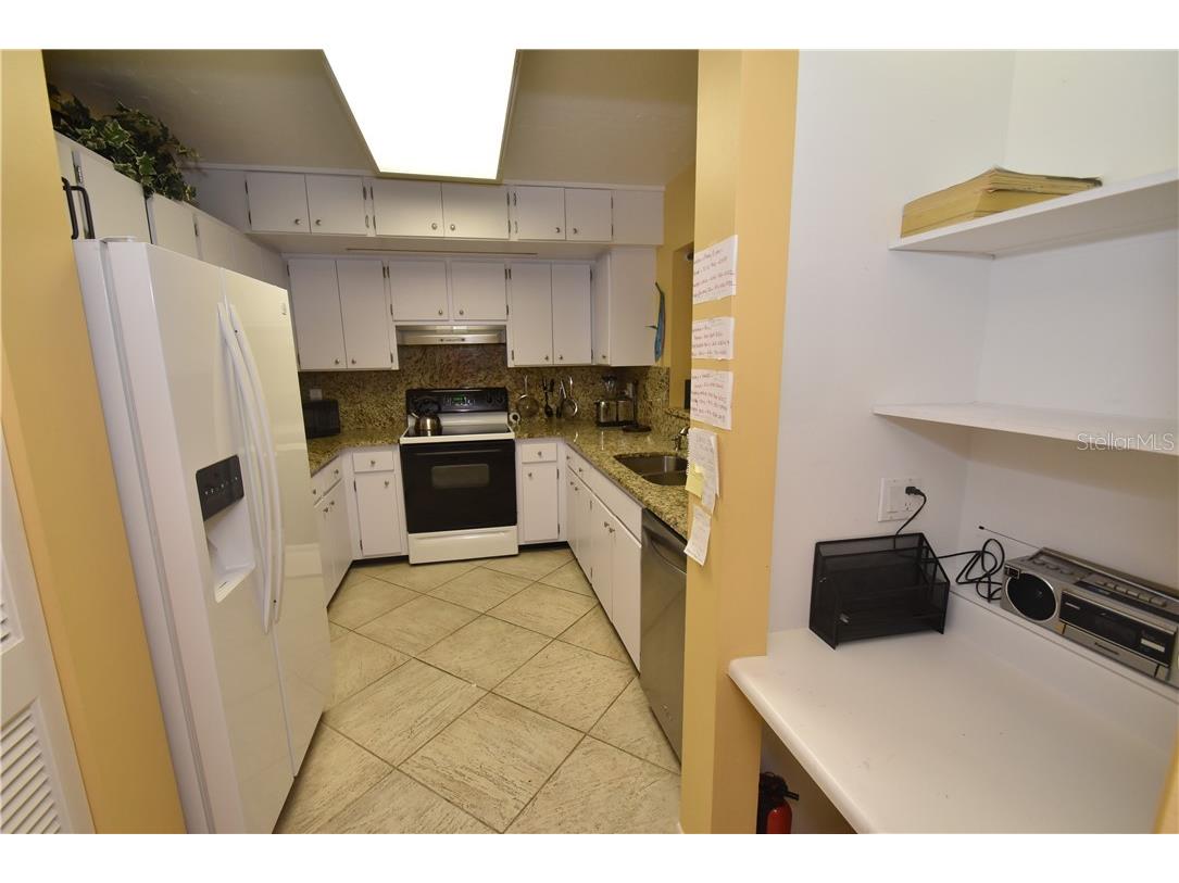 1625 Treehouse Circle #TR111 Sarasota FL 34231 A4480456 image10