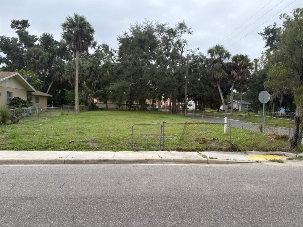 1626 22nd Street Sarasota FL 34234 A4675642 image2