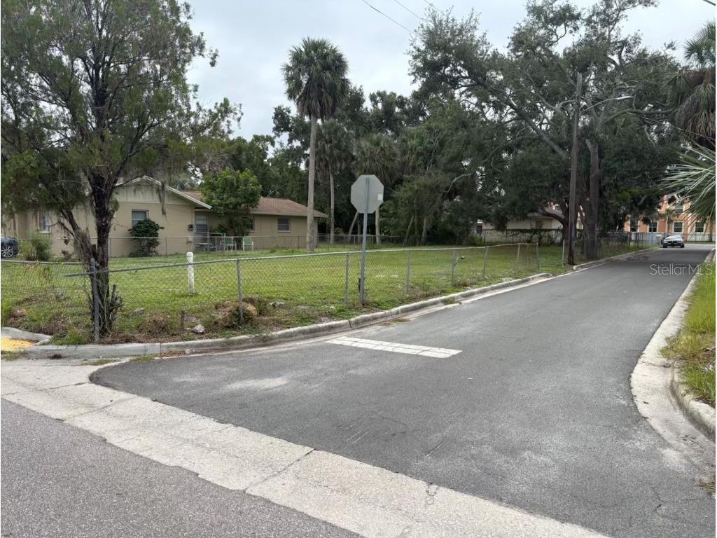 1626 22nd Street Sarasota FL 34234 A4675642 image3