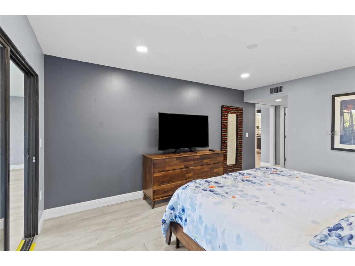 1627 Boathouse Circle #127 Sarasota FL 34231 A4667413 image15