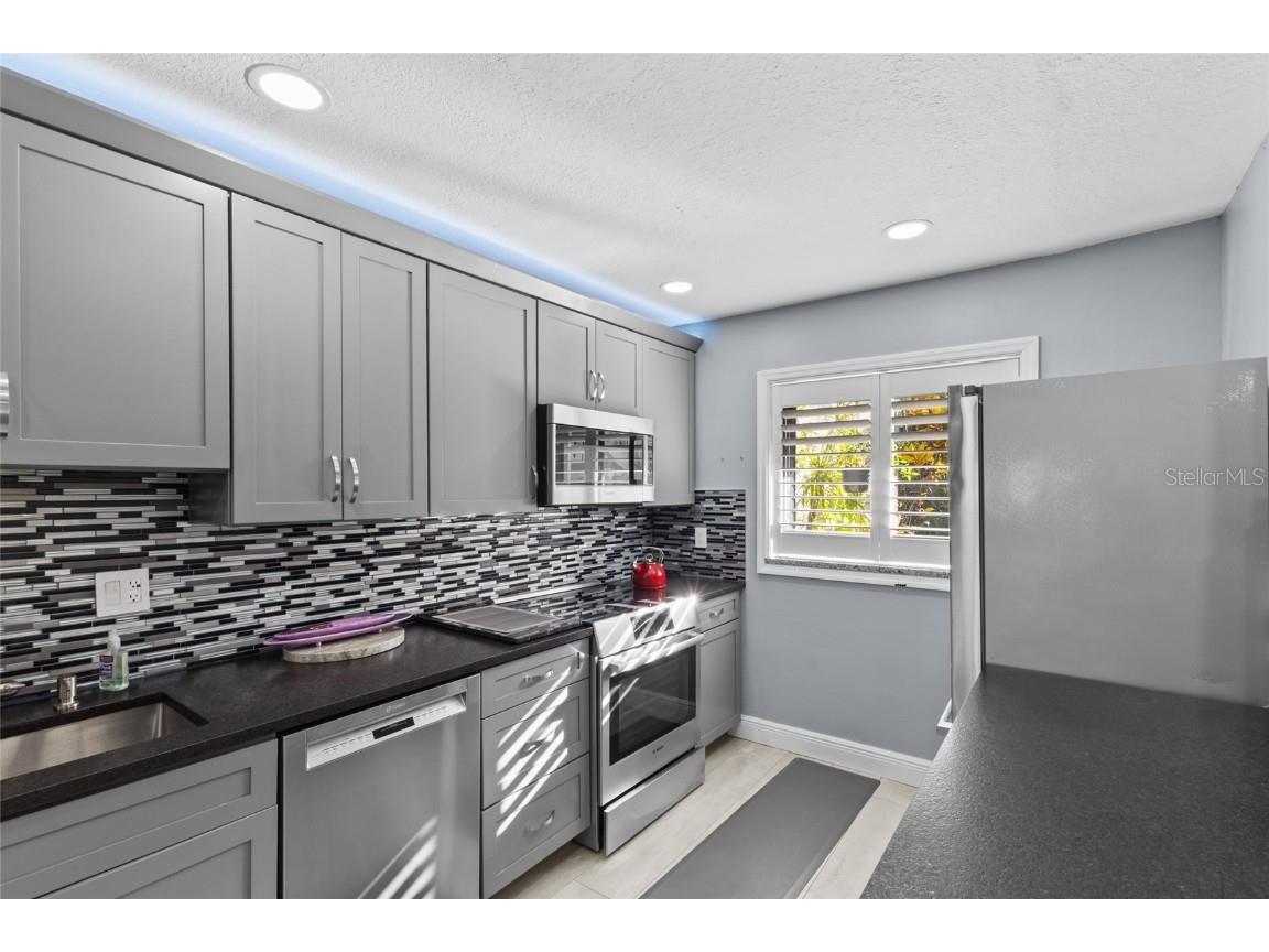 1627 Boathouse Circle #127 Sarasota FL 34231 A4667413 image6