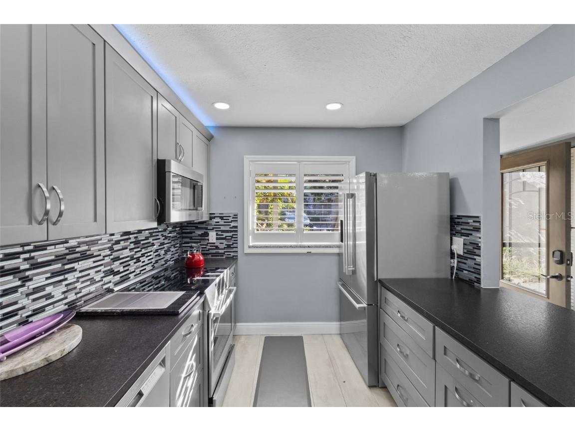 1627 Boathouse Circle #127 Sarasota FL 34231 A4667413 image7