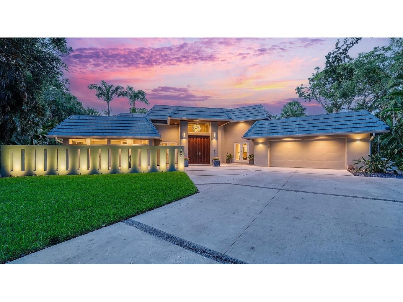 1627 Peregrine Point Court Sarasota FL 34231 A4656099 image1