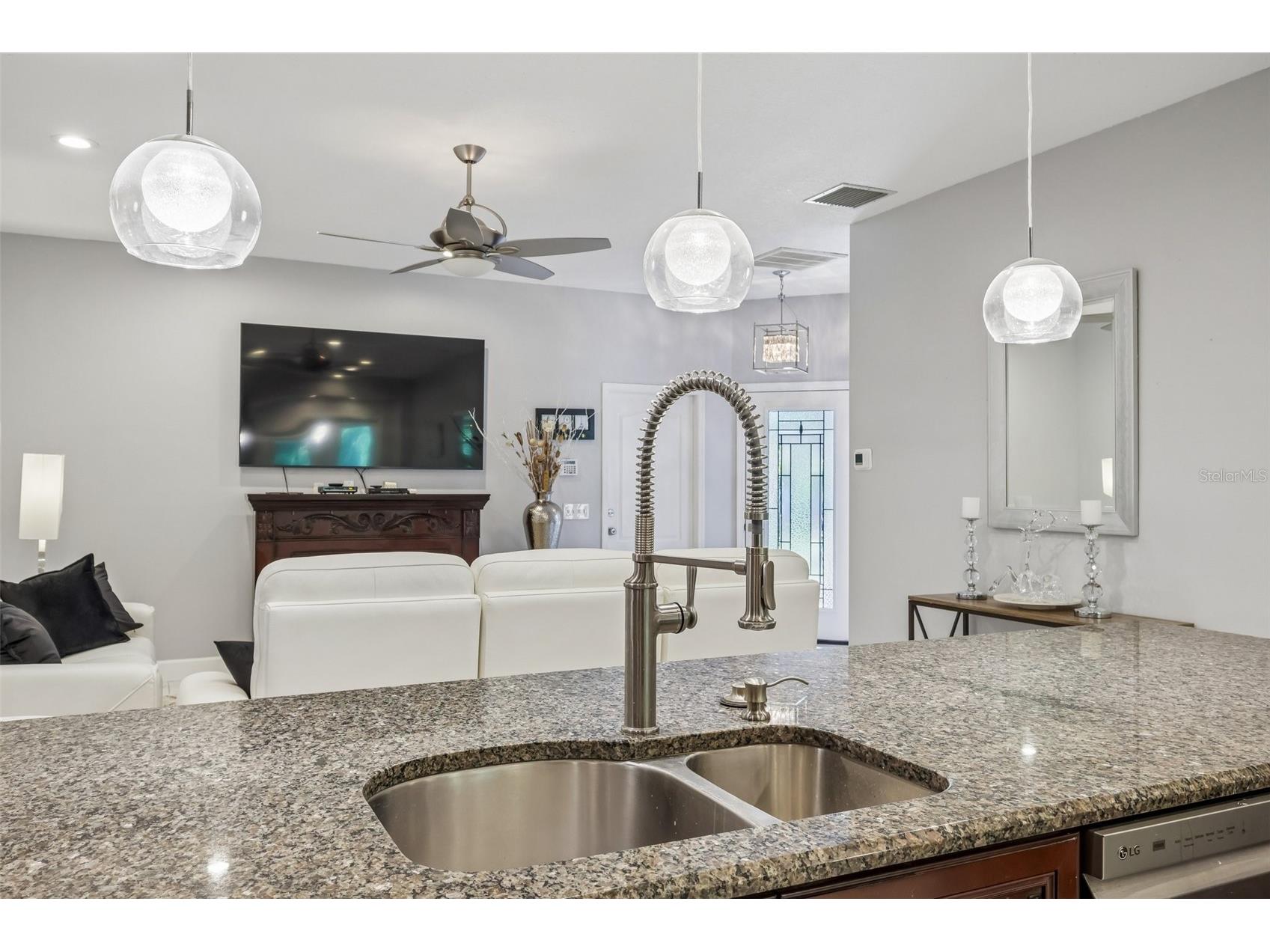 1628 Crossvine Court Trinity FL 34655 TB8519052 image18