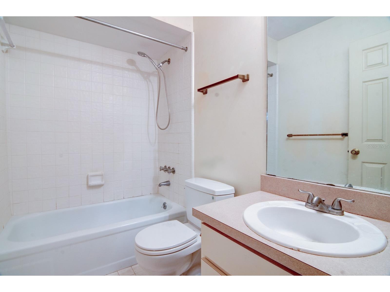 1628 NW 19th Circle Gainesville FL 32605 GC537932 image14