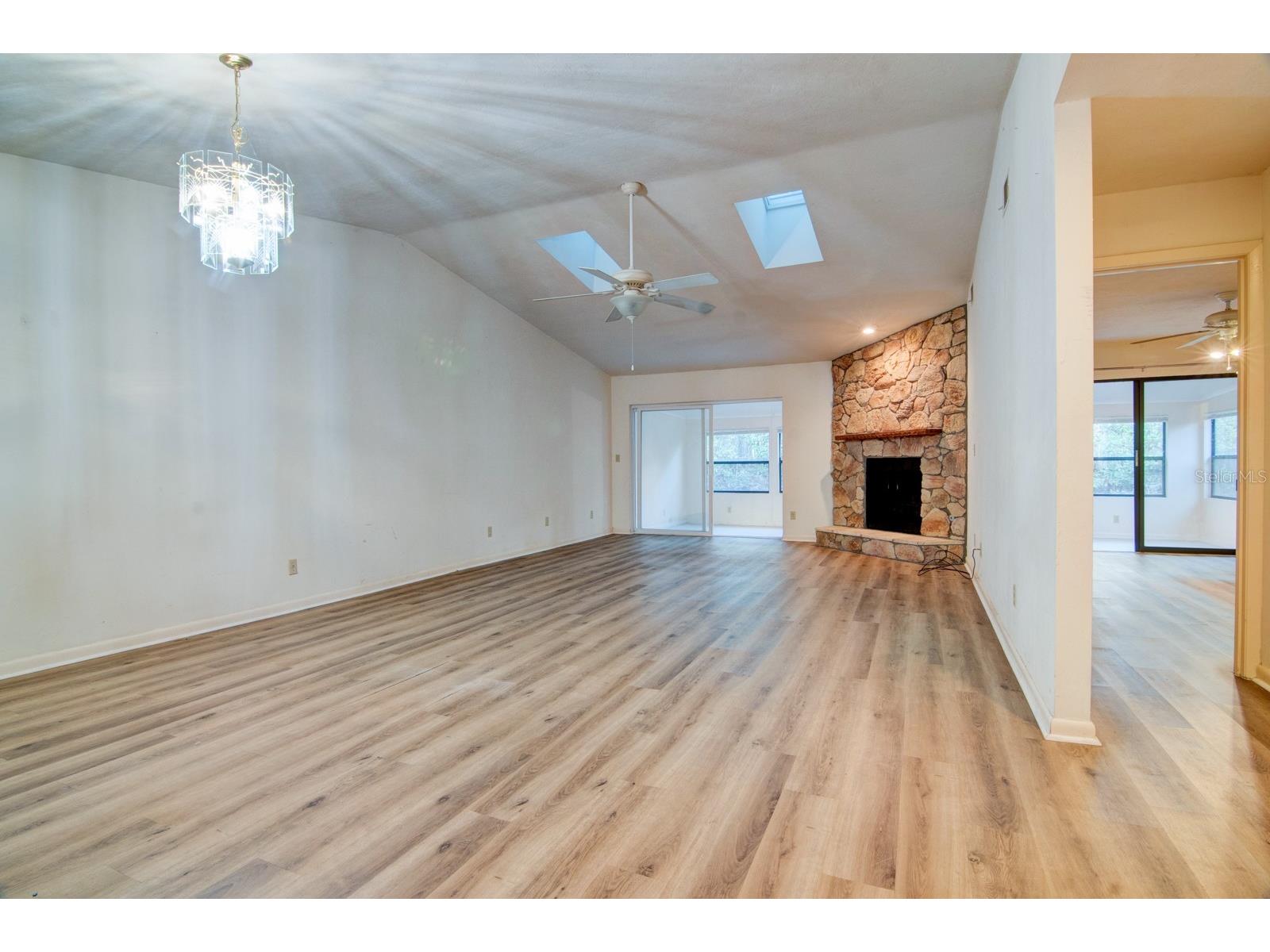 1628 NW 19th Circle Gainesville FL 32605 GC537932 image8