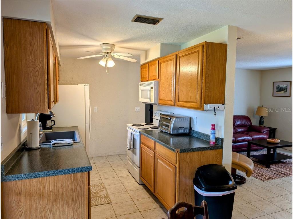 1628 Paradise Lane Astor FL 32102 - ST. JOHN'S RIVER V4933998 image9