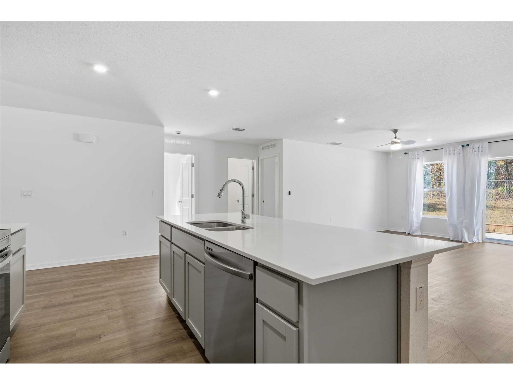 16287 Little Auk Road Weeki Wachee FL 34614 TB8460491 image17